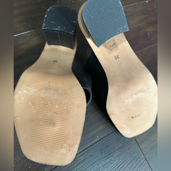 L’Intervalle black leather sandals (new without box) - Picture 2 of 3